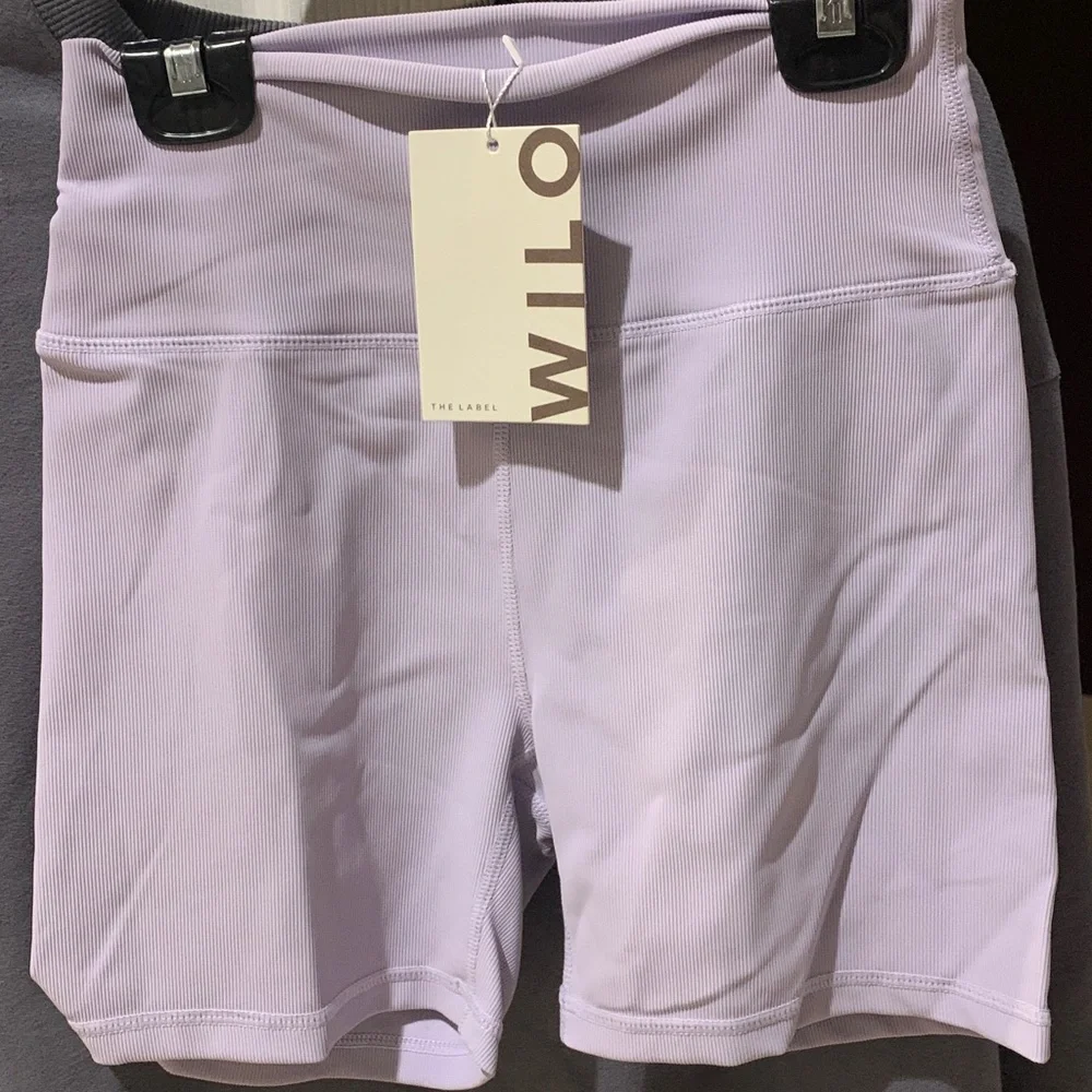 NEW!! WILO Sweatshirt and Shorts Outfit - Picture 3 of 6